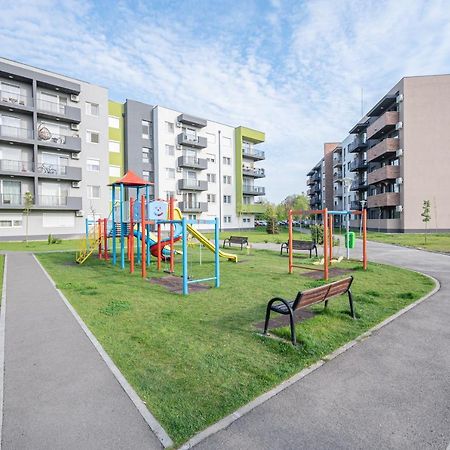 Apartamento Serene Flat Oradea Exterior foto