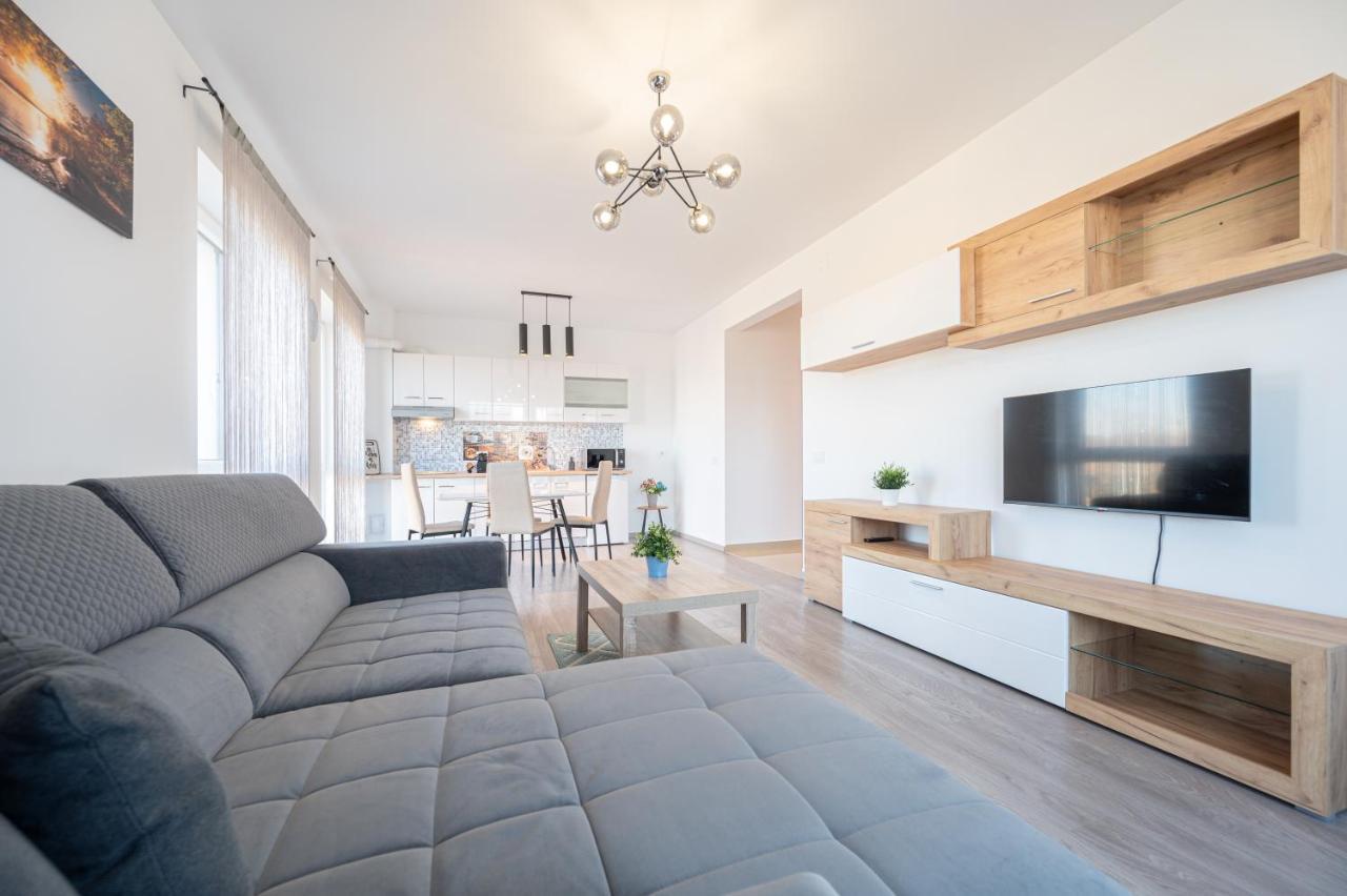 Apartamento Serene Flat Oradea Exterior foto